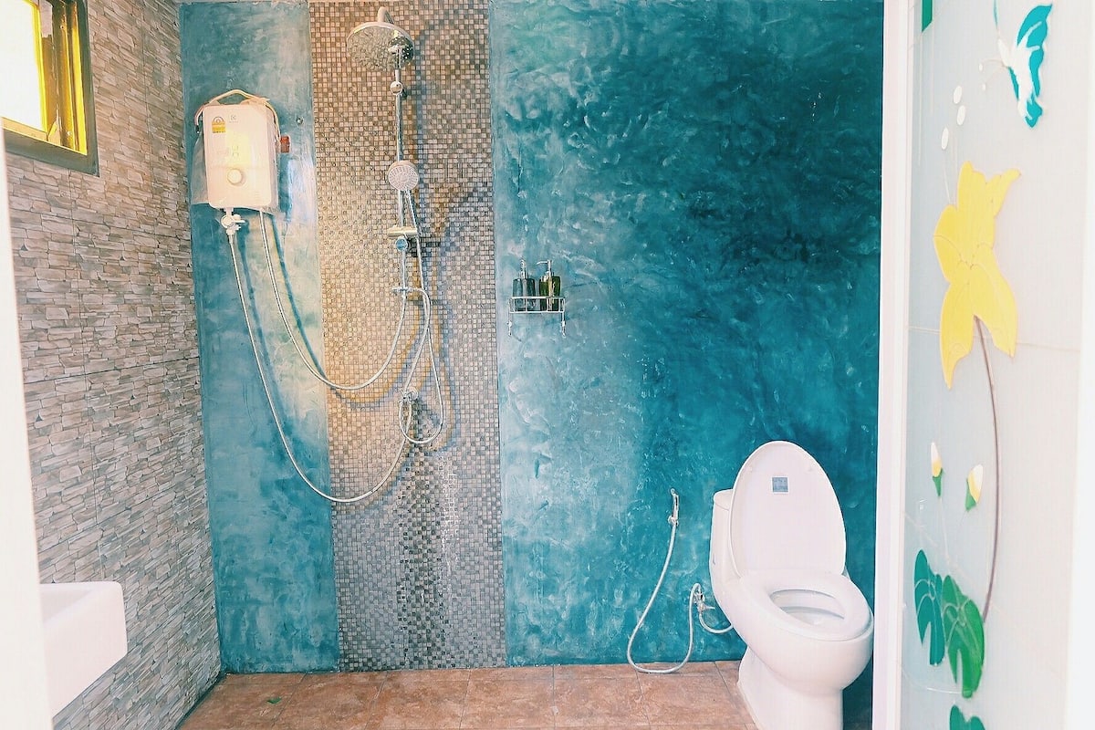 Superior Room | Banheiro | Chuveiro, produtos de toalete grátis, toalhas de banho