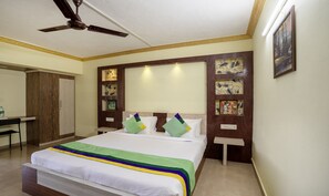 Superior Room | In-room safe, desk, iron/ironing board, rollaway beds - Itsy Hotels Vijaya Residency (Udupi)