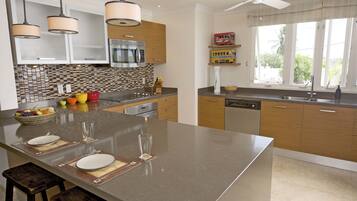 Vila, 3 kamar tidur | Dapur pribadi | Lemari es besar, microwave, oven, dan kompor