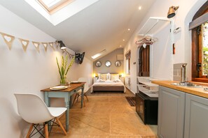 Departamento Deluxe | Espacio para trabajar con laptop, cortinas blackout y wifi gratis 