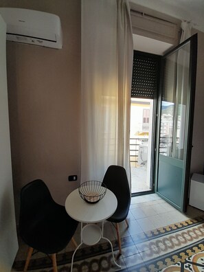 Deluxe Room, 1 Double Bed | Soundproofing, rollaway beds, free WiFi, bed sheets - Lavilletta B&B (Salerno)