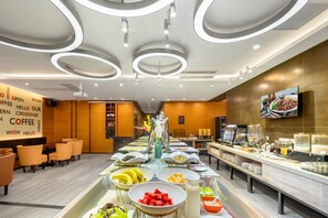 Frühstück, Mittagessen und Abendessen