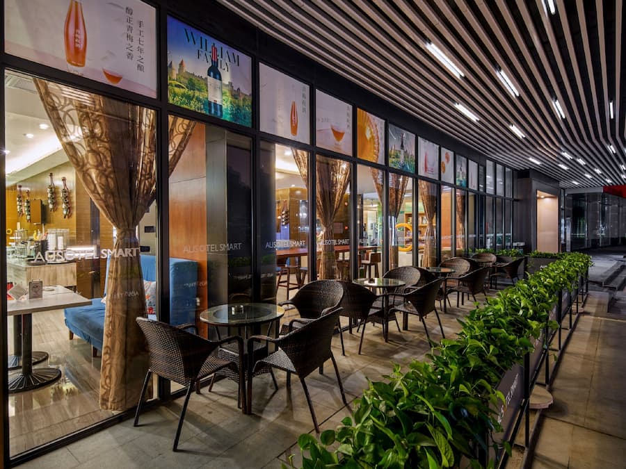 Breakfast, lunch and dinner served