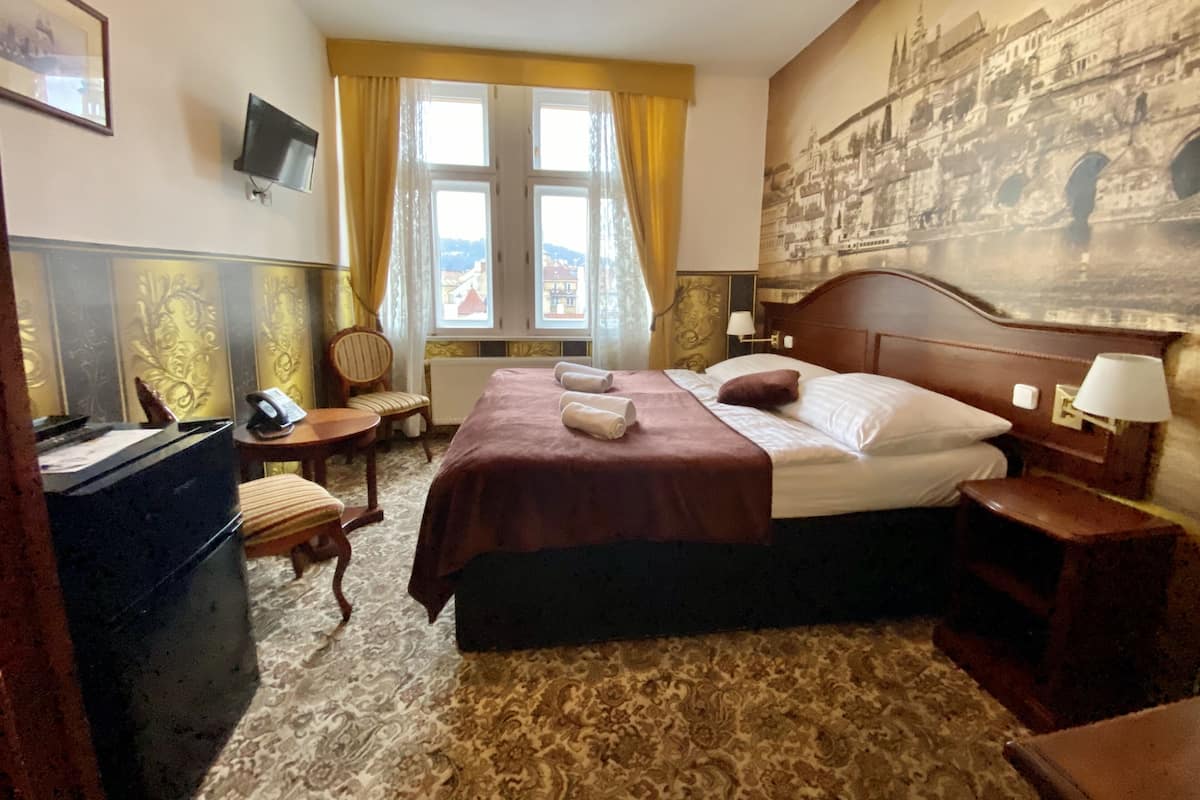Deluxe tweepersoonskamer, 1 slaapkamer, uitzicht op de stad | Een kluis op de kamer, geluiddichte muren, gratis wifi, beddengoed