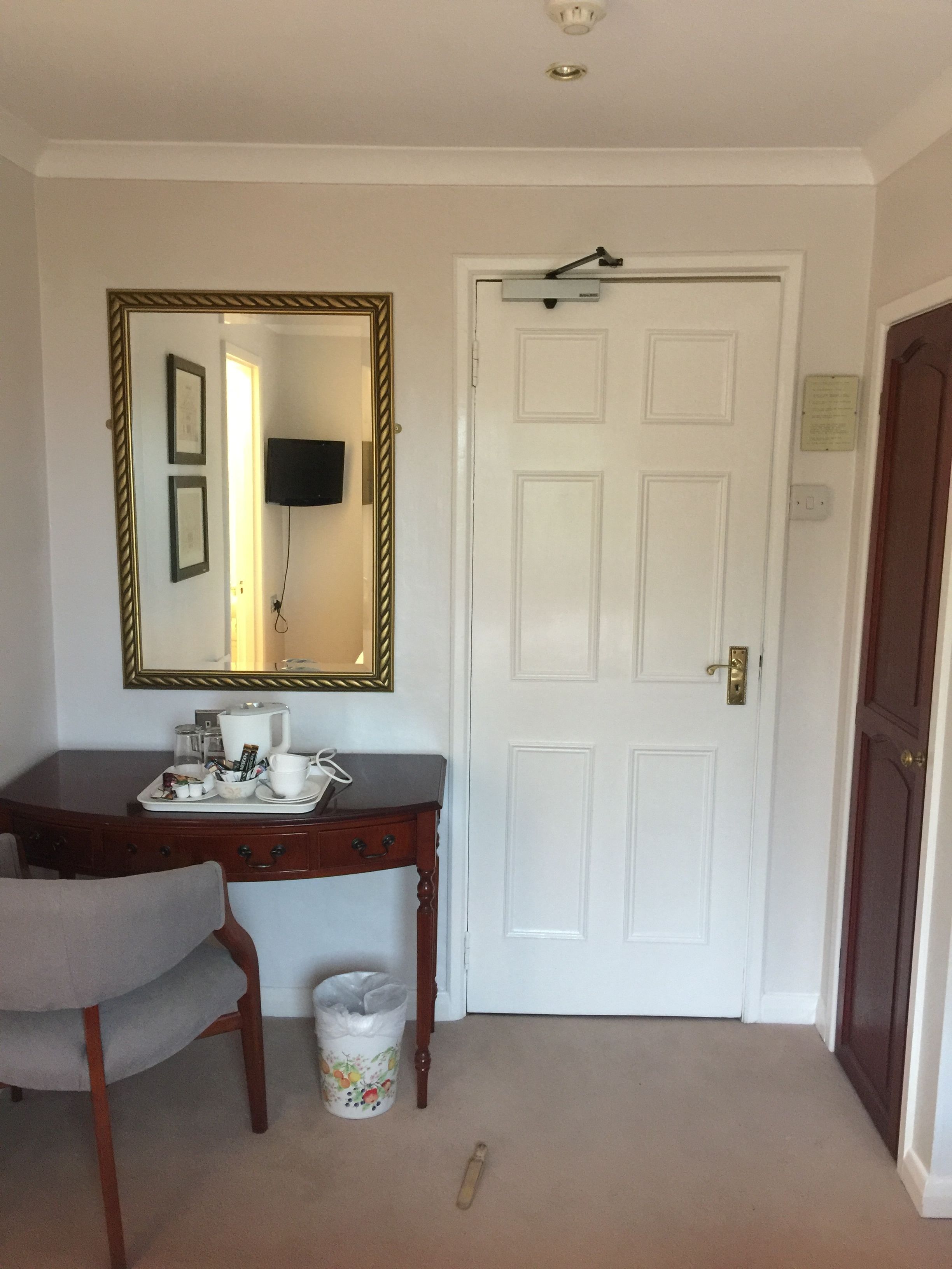 single room | desk, iron/ironing board, free wifi