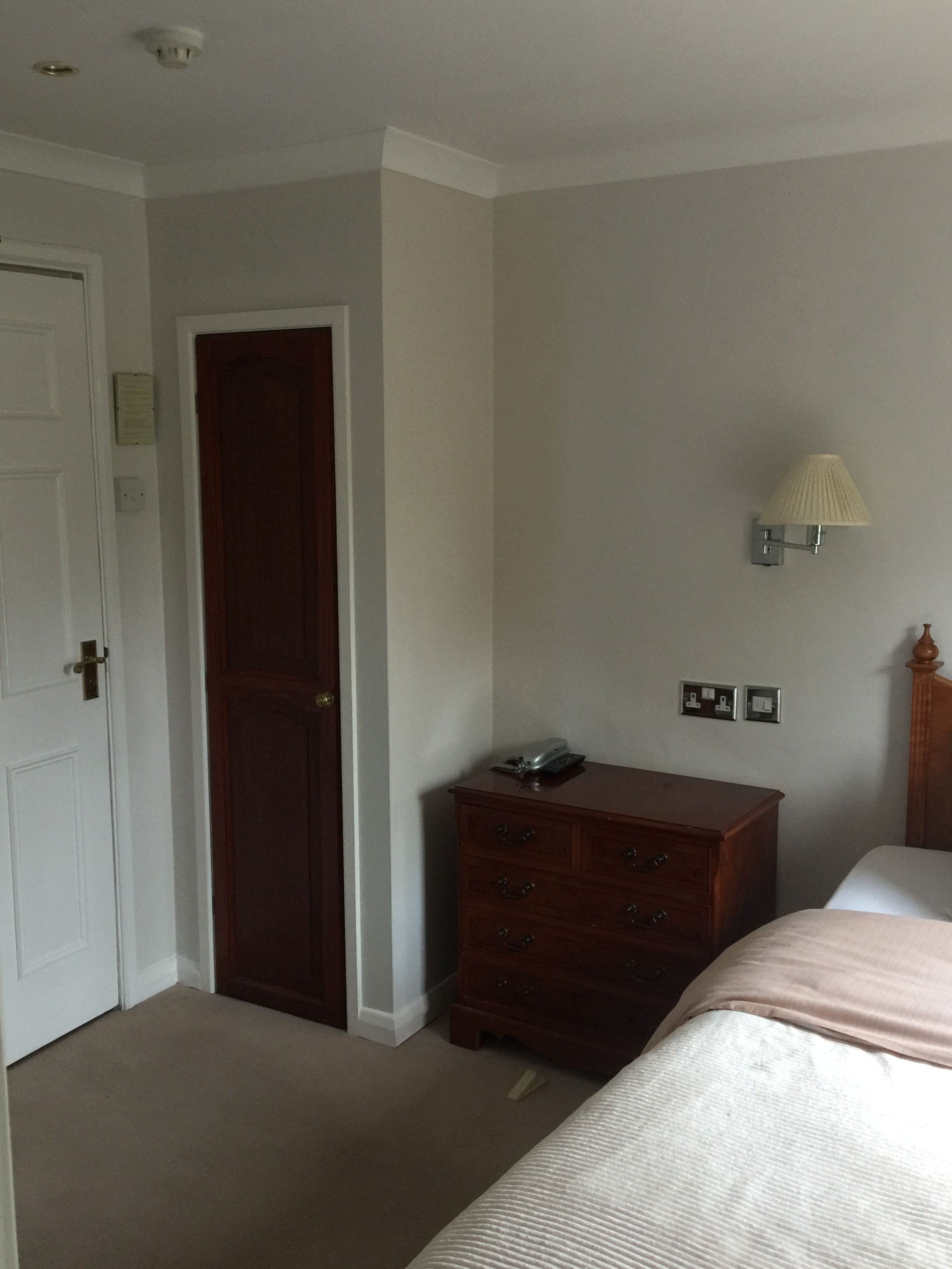 single room | desk, iron/ironing board, free wifi