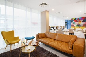 Daily buffet breakfast (EUR 17 per person)