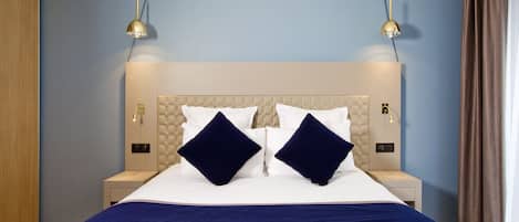 1 bedroom, premium bedding, in-room safe, desk