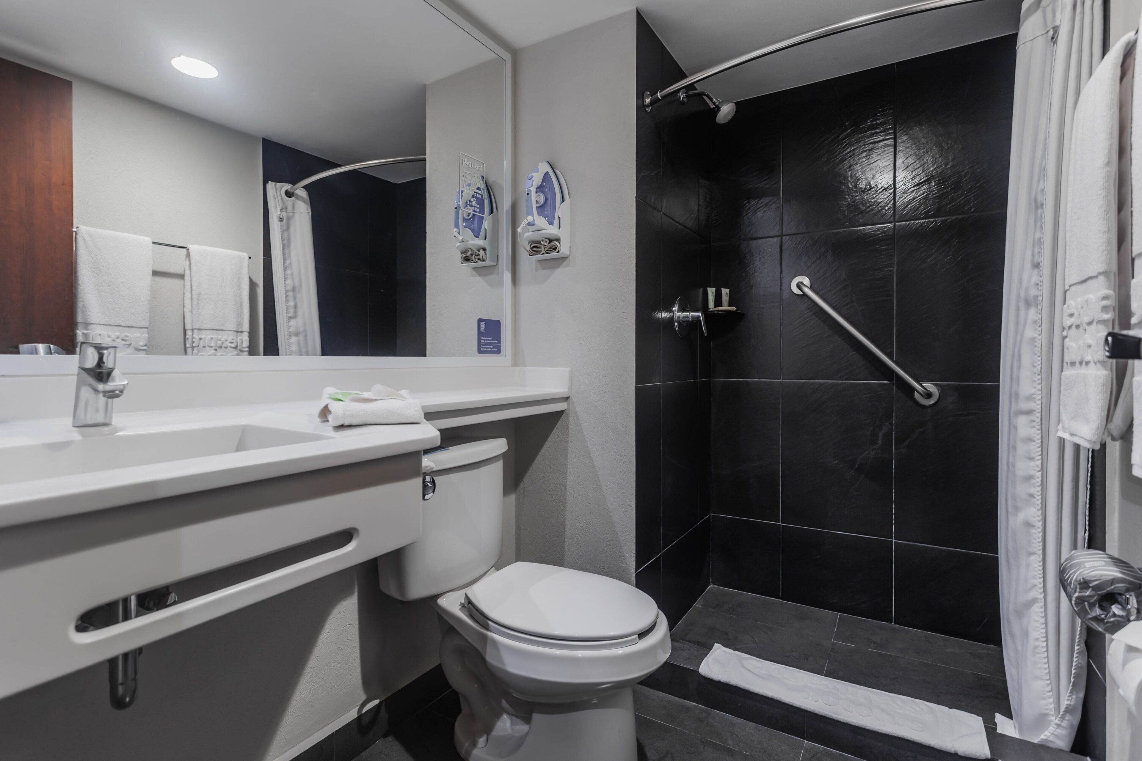 room, 1 queen bed, smoking | 1 bedroom, desk, iron/ironing board, free cots/infant beds