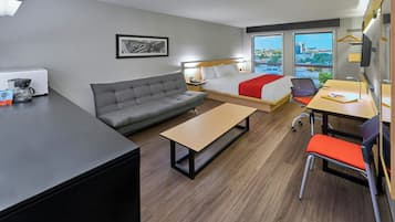 Habitación superior, 1 cama Queen size y sofá cama | Escritorio, tabla de planchar con plancha y cunas gratuitas