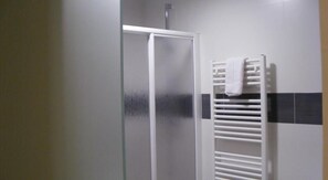 バスルームのシャワー