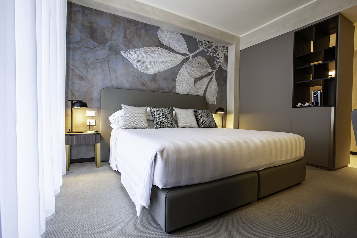Prestige Room | 1 bedroom, in-room safe, desk, soundproofing