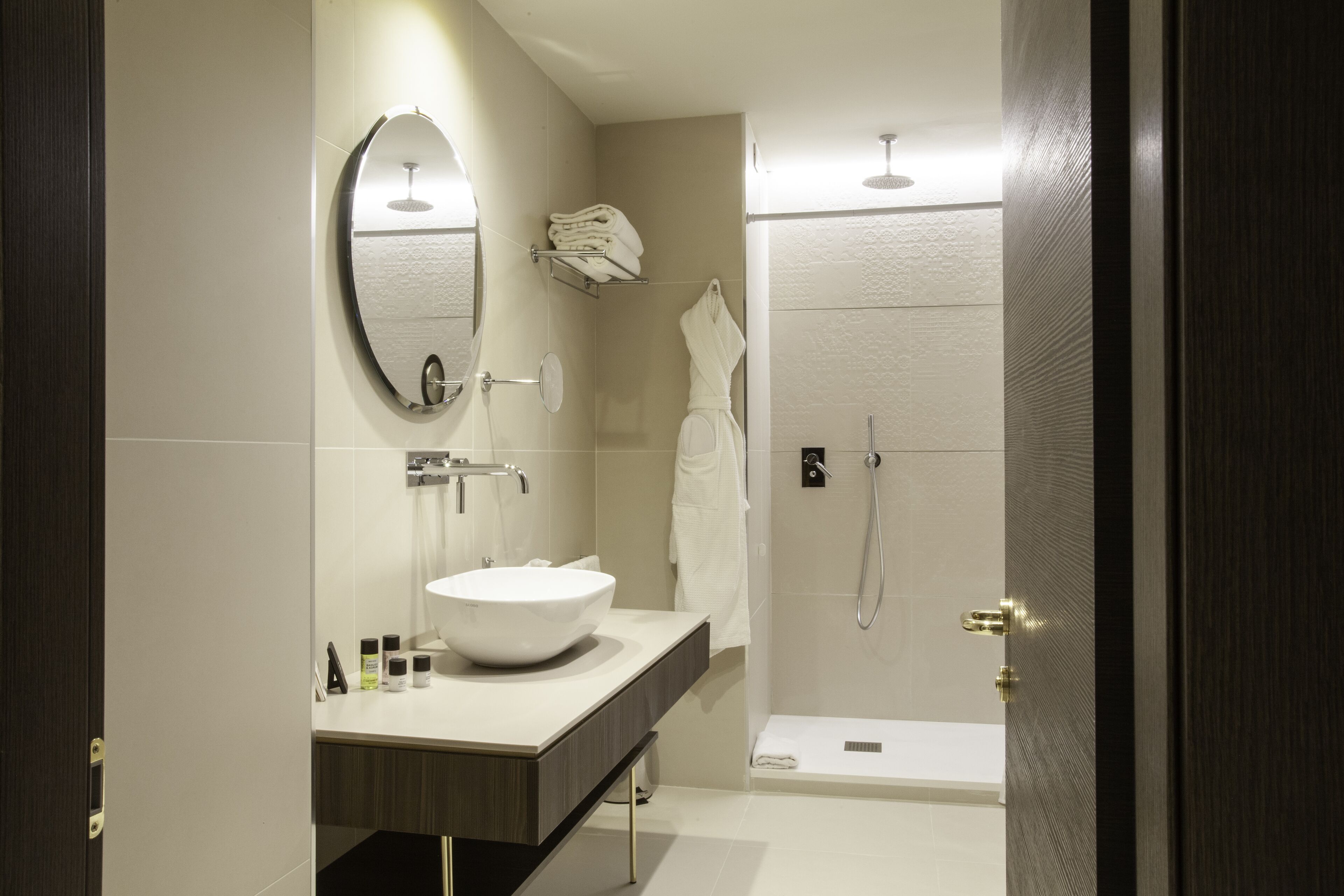 shower, free toiletries, hair dryer, slippers