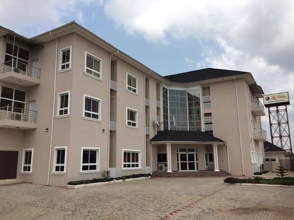 Front of property - La Diva Hotels & Events Centre (Asaba)