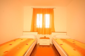 Superior Apartment, 2 Bedrooms, Balcony, Sea View | 2 bedrooms, premium bedding, in-room safe, desk - Apartments Beverly (Omis)