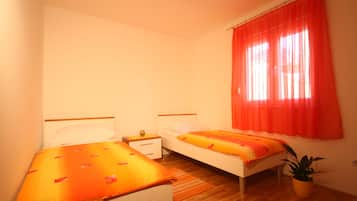 2 bedrooms, premium bedding, in-room safe, desk
