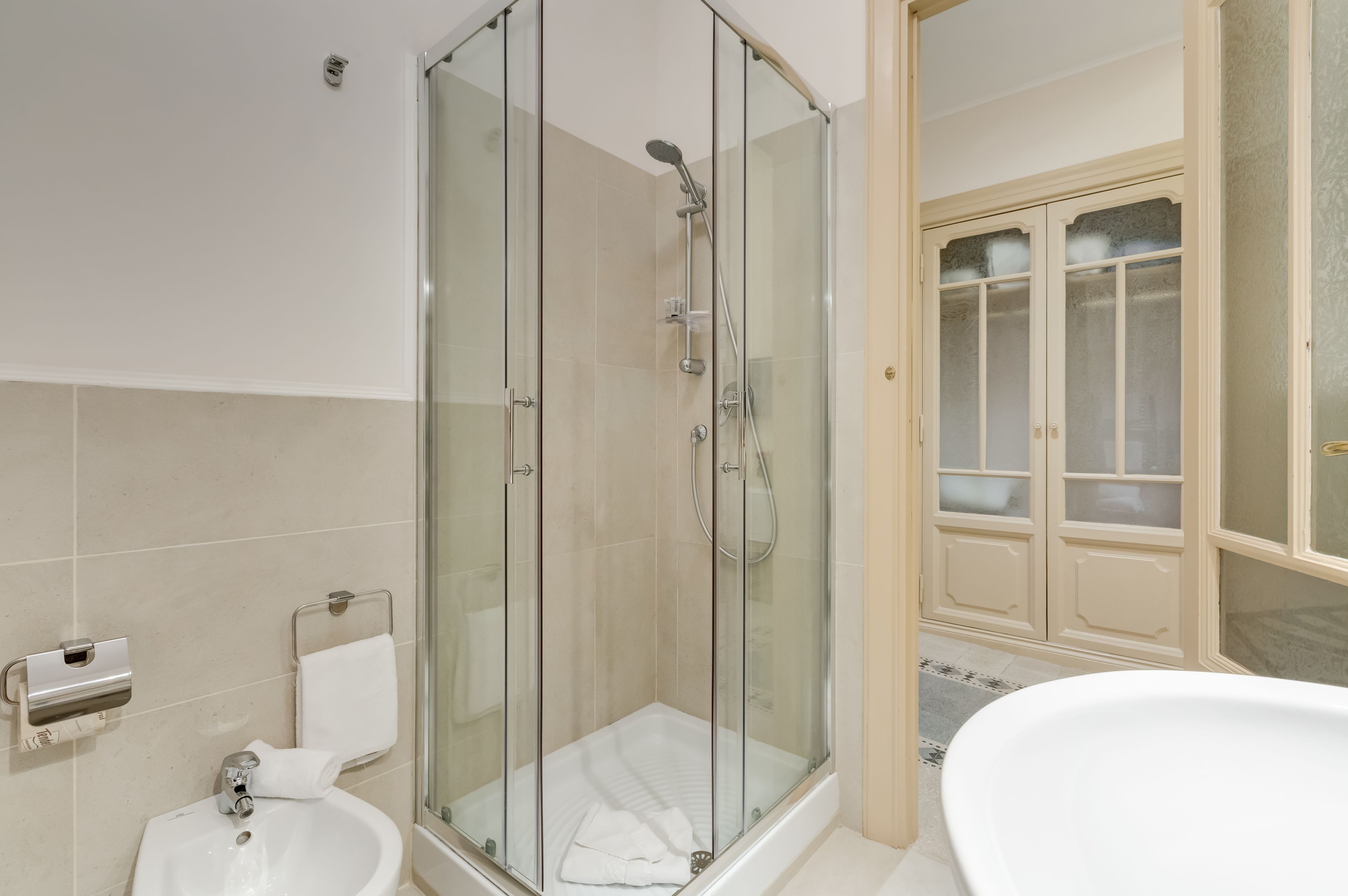 Shower kamar mandi