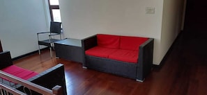 Luxury-Suite, 1 Schlafzimmer, Raucher, Bergblick | Zimmersafe, Schreibtisch, Bügeleisen/Bügelbrett, kostenloses WLAN