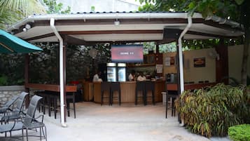 Bar (en la propiedad)