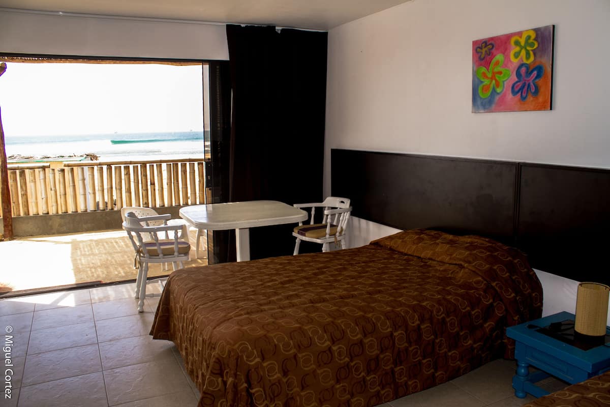 Deluxe Single Room, Ocean View | Minibar, in-room safe, cribs (free), WiFi (free)
