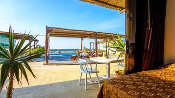 Deluxe Double Room, Ocean View | Minibar, in-room safe, free cribs/infant beds, free WiFi