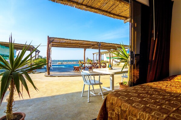 Quarto casal luxo, vista para o oceano | Frigobar, cofres nos quartos, berços grátis, Wi-Fi de cortesia