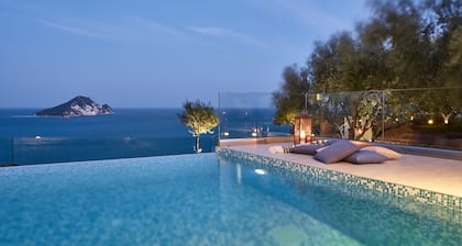 Avra Luxury Villa