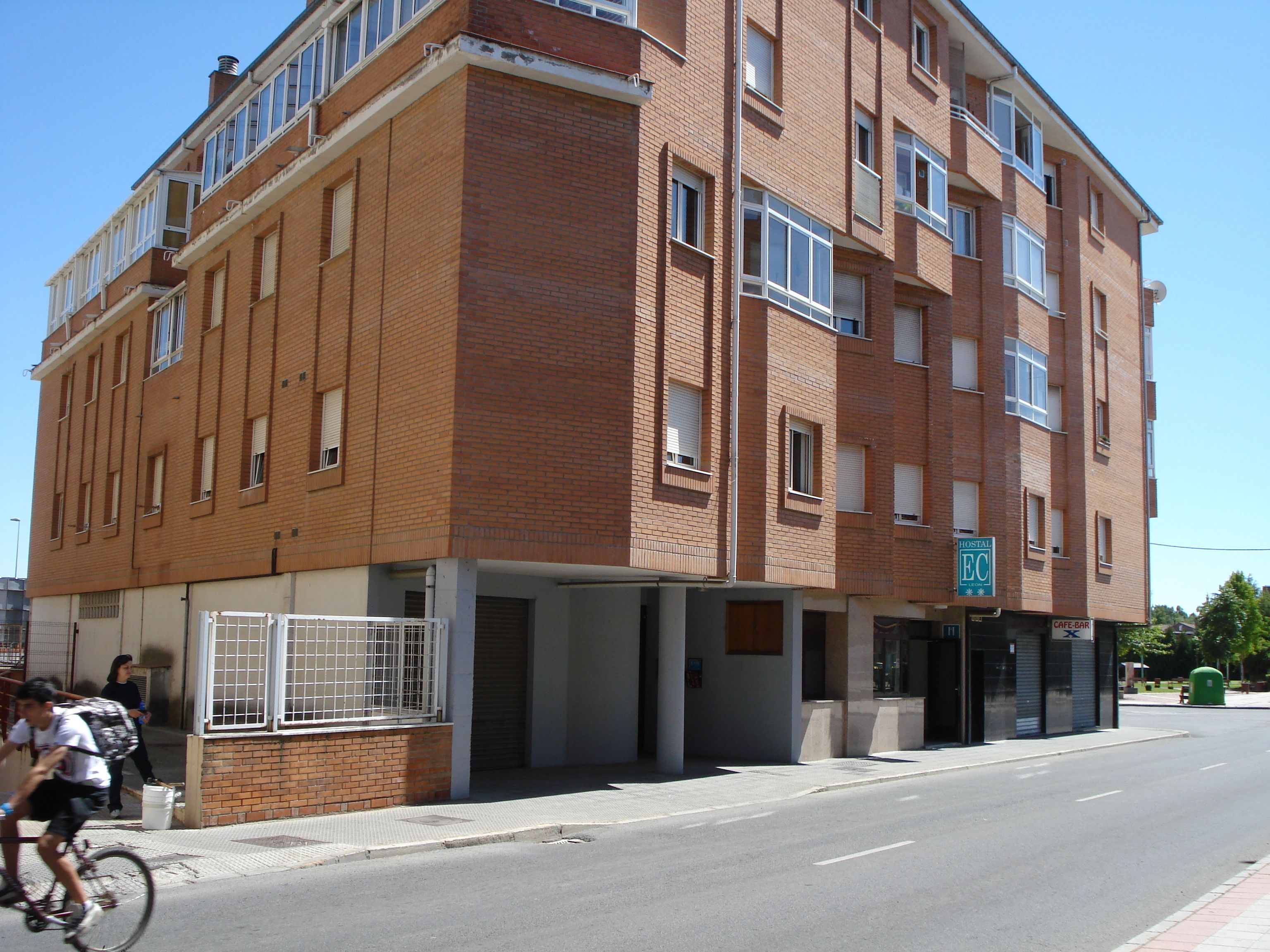 Photo - Hostal ** EC León