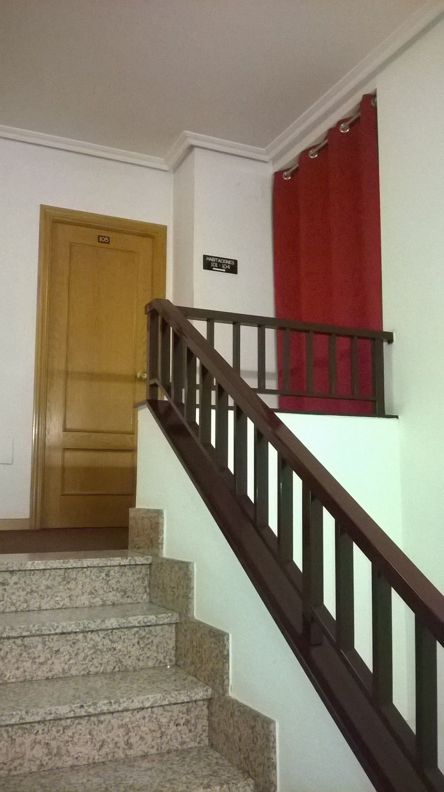 Photo - Hostal ** EC León