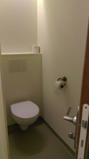 Zweibettzimmer, 2 Einzelbetten | Badezimmer