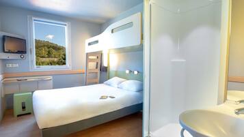 Chambre Triple, plusieurs lits | Bureau, chambres insonorisées, lits bébé (gratuits)