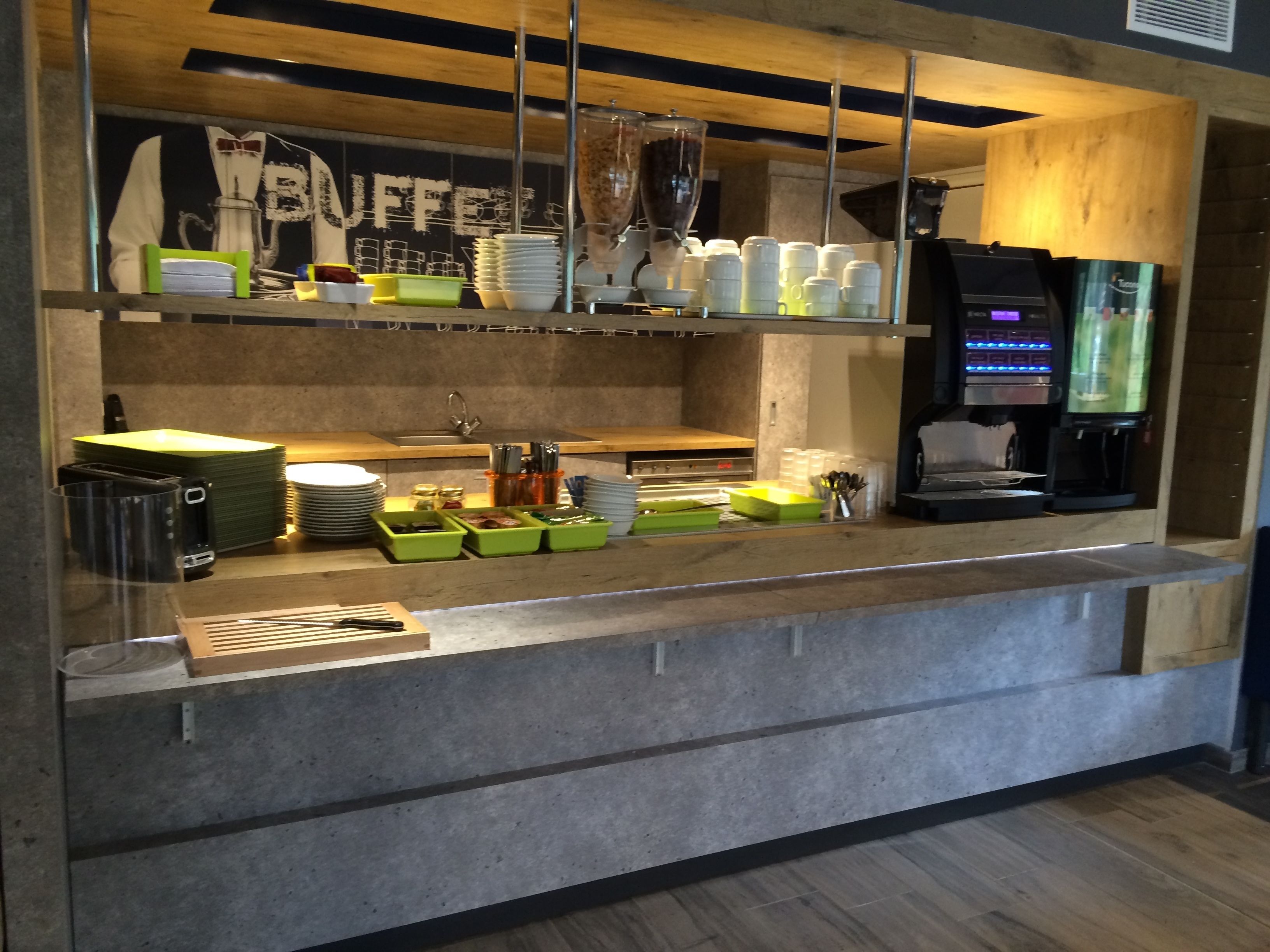 daily continental breakfast (eur 8.90 per person)