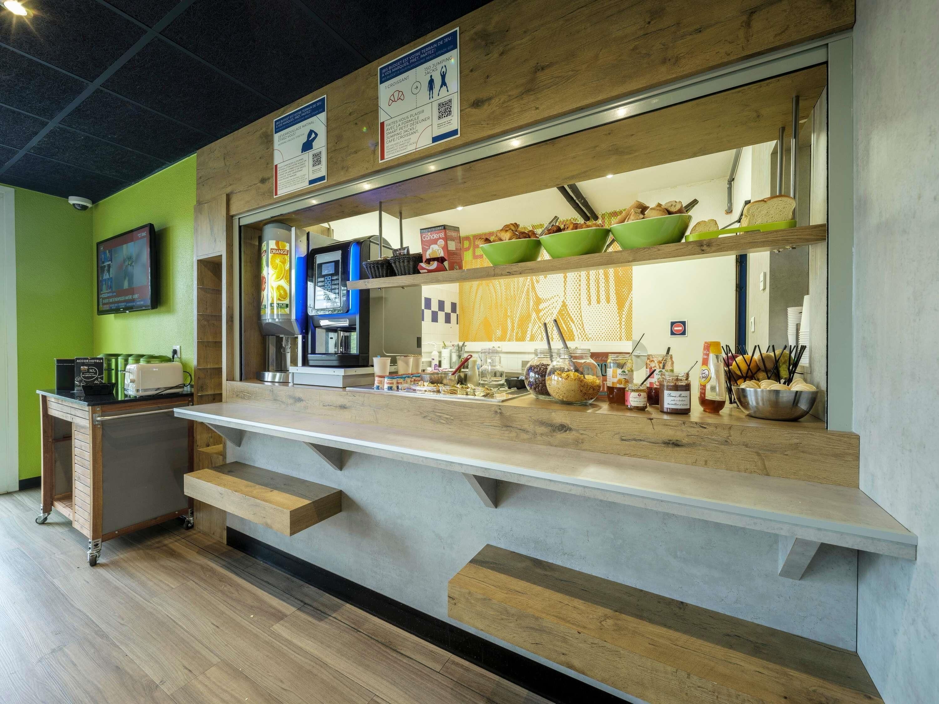 Petit déjeuner buffet servi tous les jours en supplément