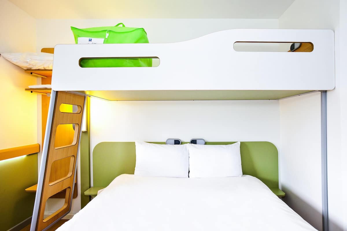 Triple Room, Multiple Beds