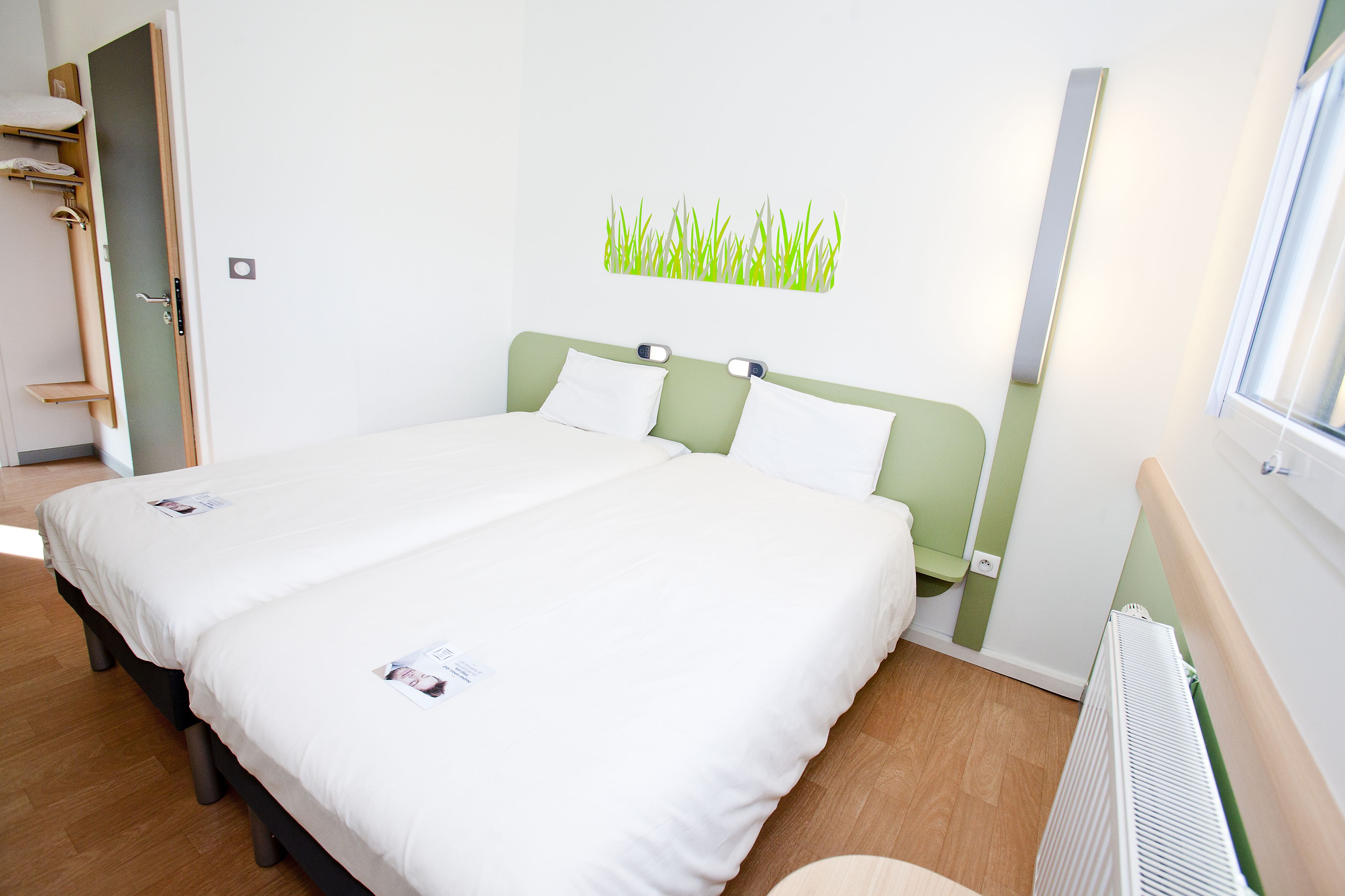 twin room, 2 single beds | desk, soundproofing, free wifi