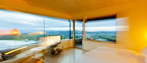 Loft Design - balkong - utsikt mot bergen | Sängtillbehör av högsta kvalitet och Select Comfort-madrasser