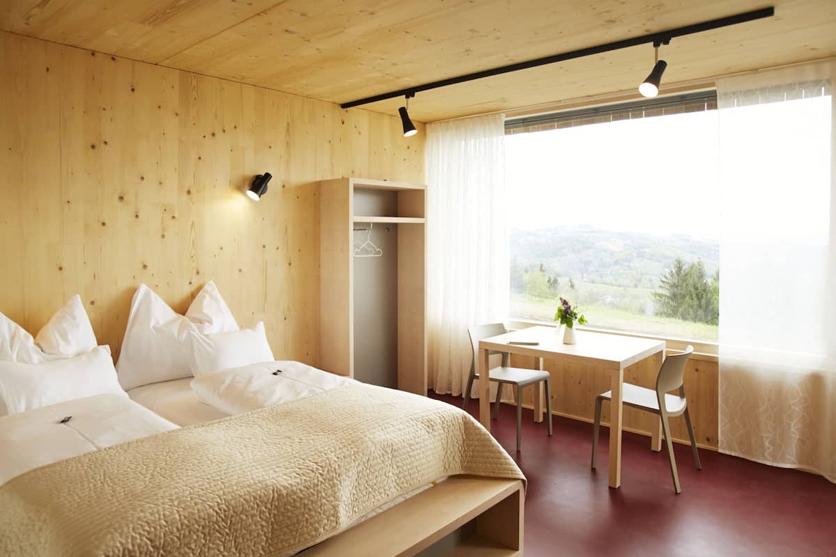 Panorama chalet, toegankelijk voor mindervaliden, uitzicht op heuvels | Luxe beddengoed, Select Comfort-bedden, een kluis op de kamer