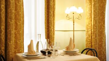 Breakfast, lunch, dinner served; local cuisine