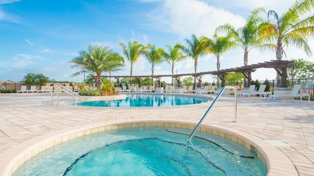 Outdoor pool - West Lucaya Resort by FunQuest Vacation (Kissimmee)