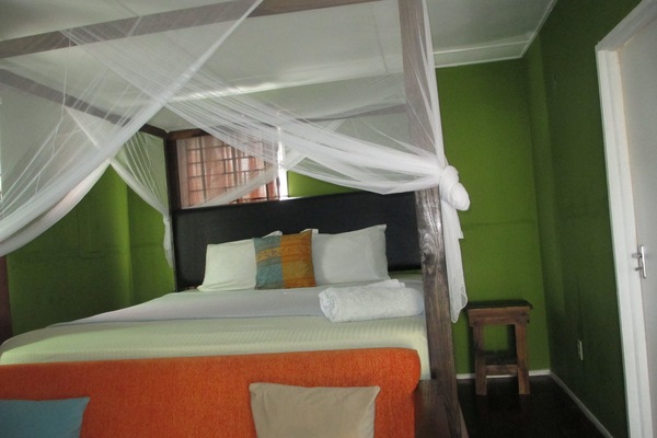 Basic Double Room, 1 Queen Bed, Shared Bathroom, City View | 1 bedroom, iron/ironing board (on request), WiFi (free)