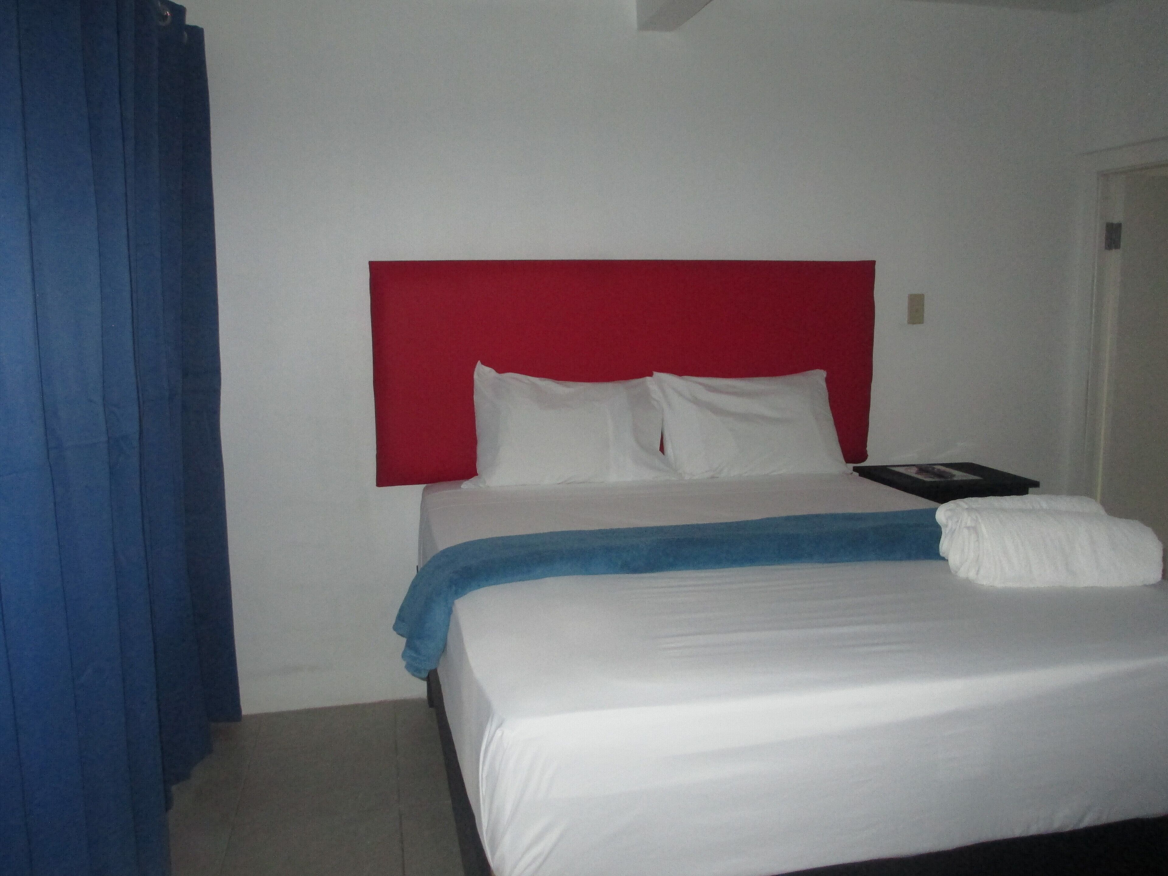 1 habitación, tabla de planchar con plancha y wifi gratis 