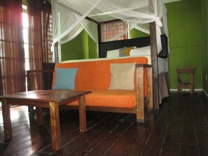 Deluxe Double Room, 1 King Bed, Shared Bathroom, City View | 1 bedroom, iron/ironing board, free WiFi - Kingsworth Bed and Breakfast (Kingston)