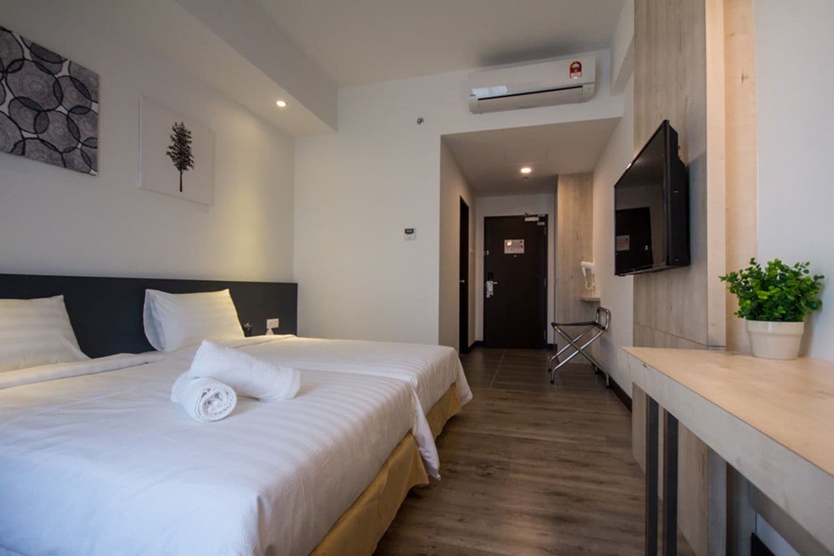 standard twin room | in-room safe, desk, iron/ironing board, free wifi