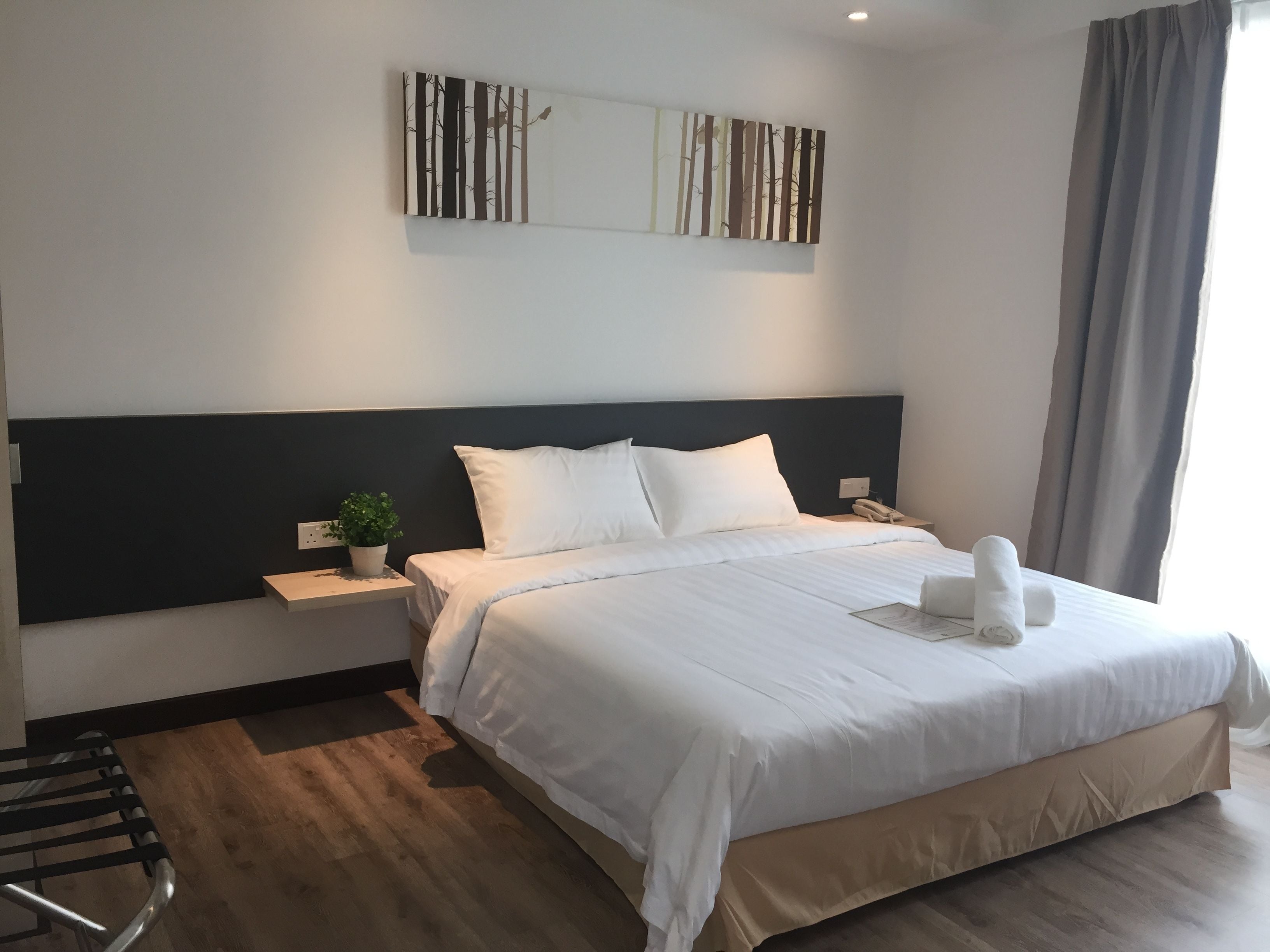 in-room safe, desk, iron/ironing board, free wifi