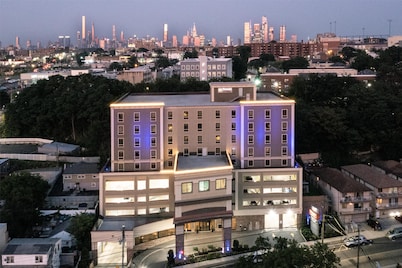 Best Western Premier NYC Gateway Hotel