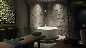 Couples treatment rooms, body treatments, body wraps, body scrubs - Wyndham Panbil Batam (Batam)
