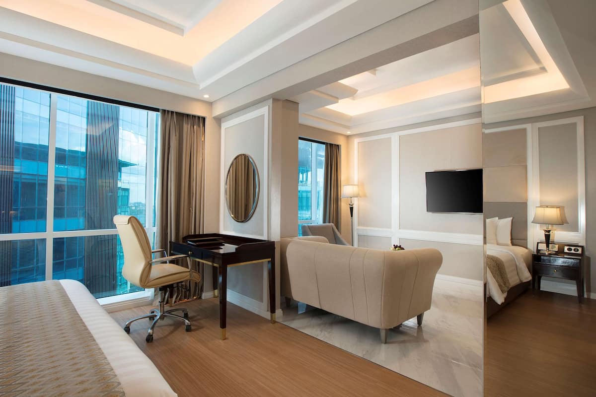 Grand Suite, 1 King Bed, Non Smoking (Garden)