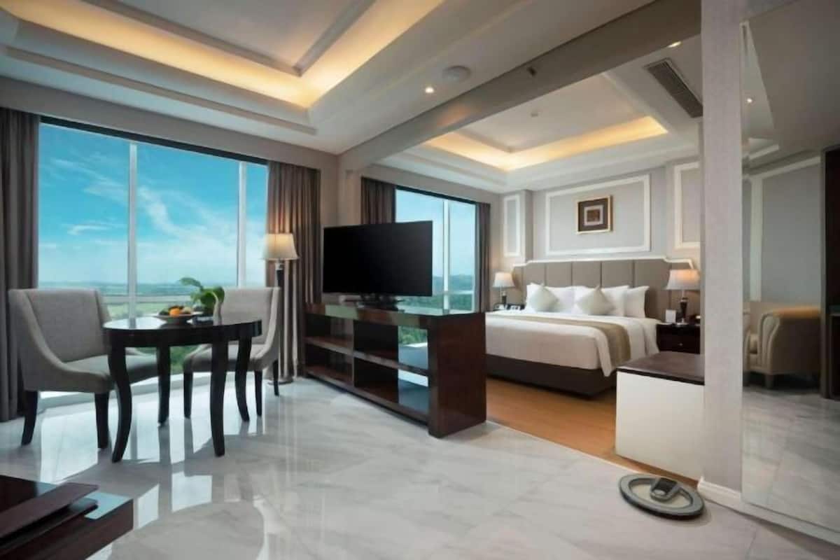 1 bedroom, premium bedding, Select Comfort beds, free minibar