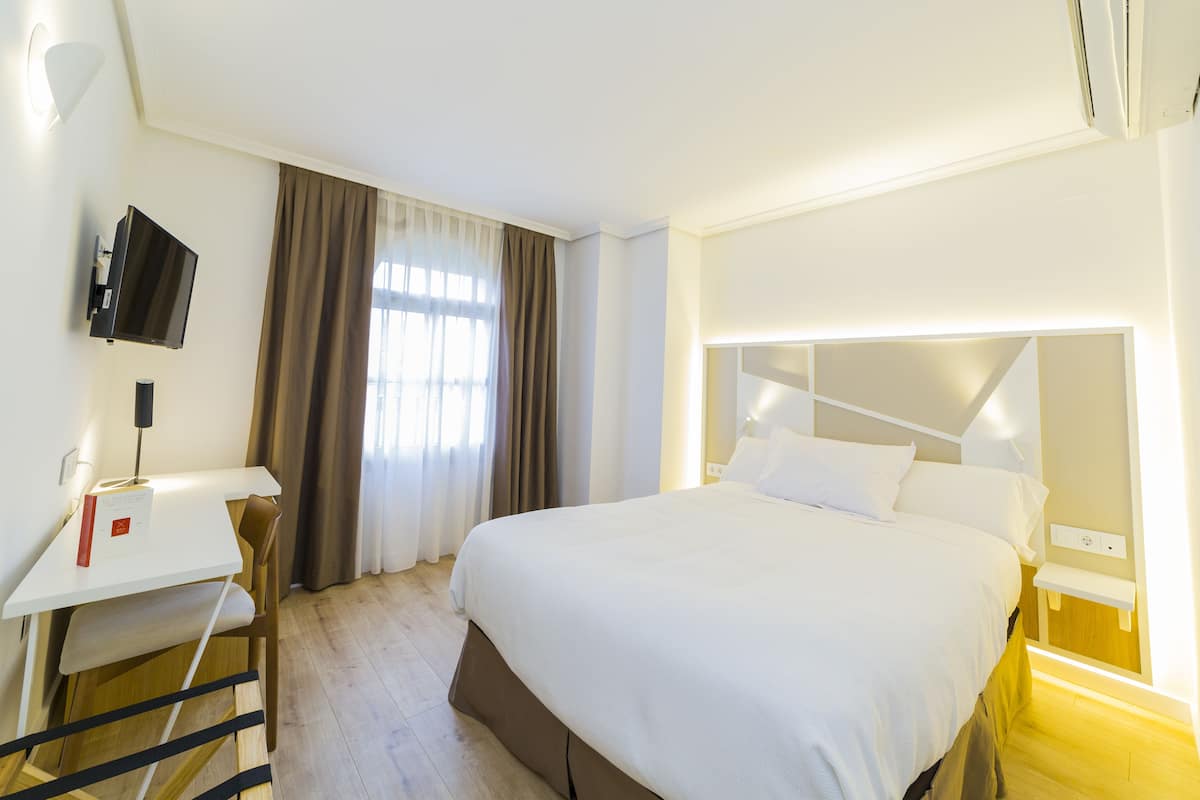 double room single use | minibar, in-room safe, desk, blackout curtains