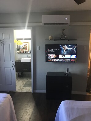1 bedroom, premium bedding, in-room safe, individually decorated - Abacus Jamaica the Zana Suite (Kingston)